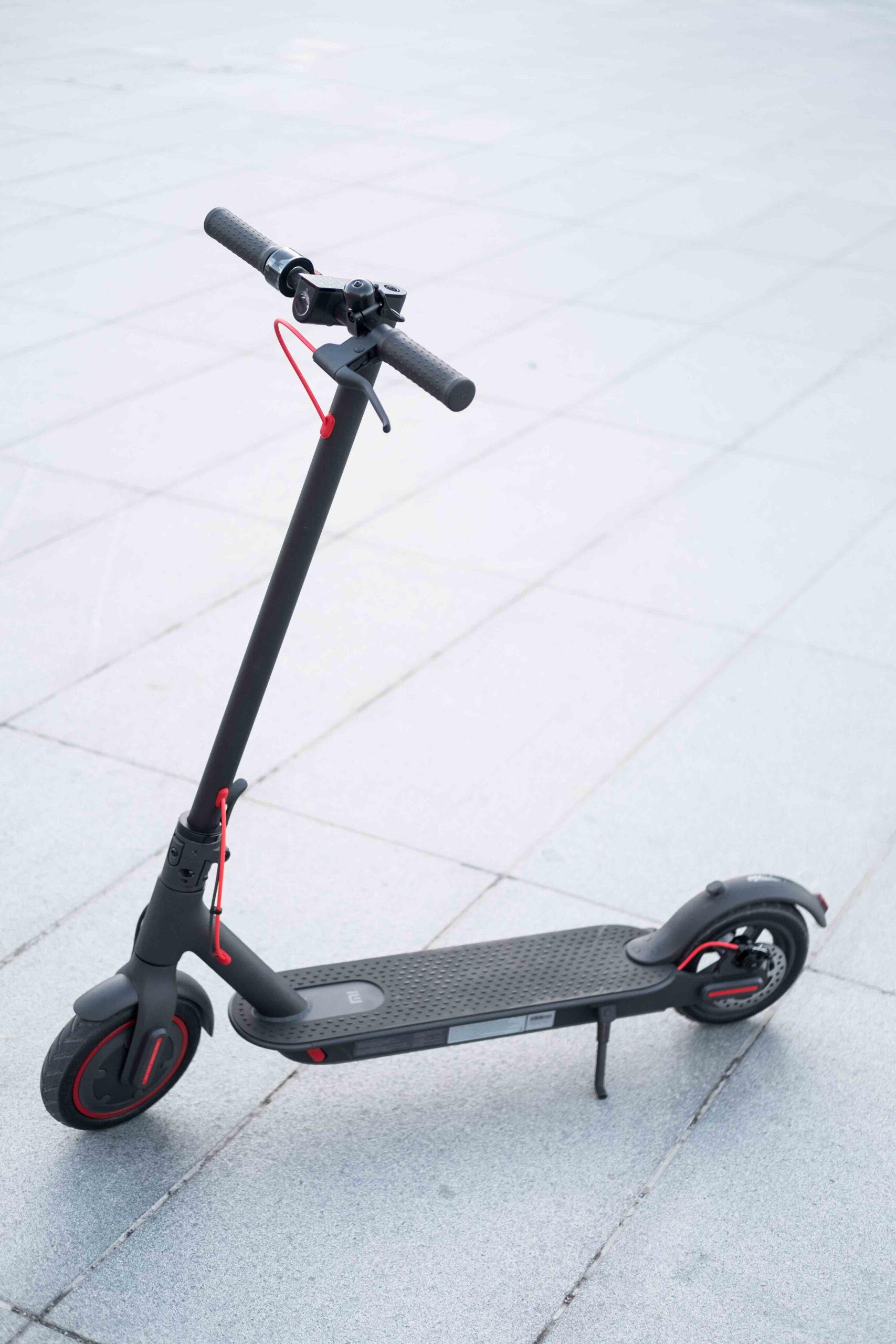 Sähkökäyttöinen potkulauta Xiaomi Mi M365 Pro (EOL) - Image 2