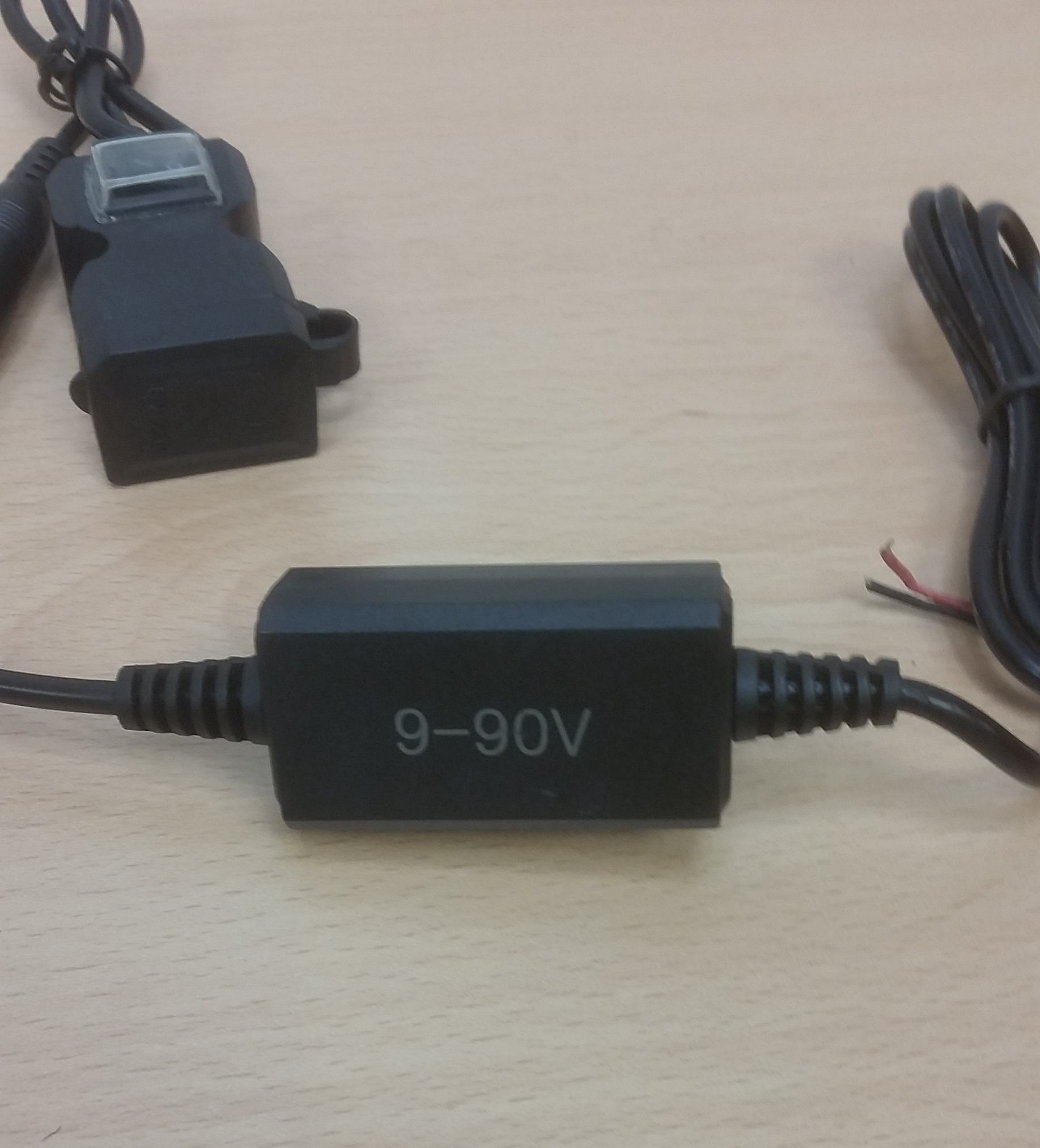 USB-laturi linssin sähköskootterille / sähköpolkupyörälle (EOL) - Image 2