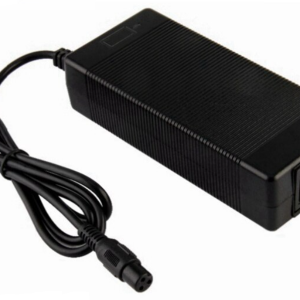 Sähkötasapaino skooterin Hoverboardin laturi 42V 2A