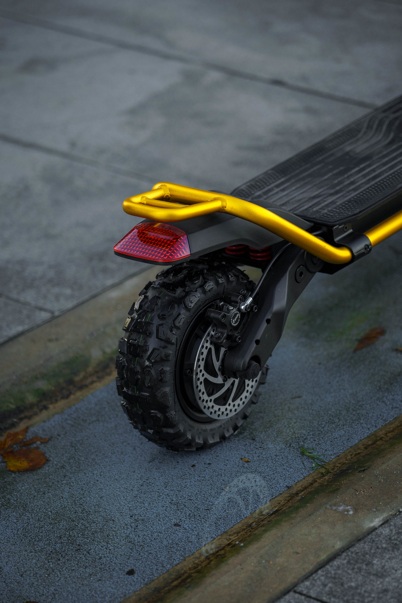 Kaabo Wolf King GT PRO sähköpotkulauta - Image 13