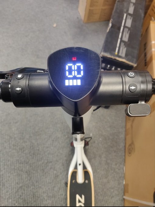 Kasutatud elektritõukeratas Zeeclo Comet valge elektritõukerattad soodsad elektrilised tõukerattad 2