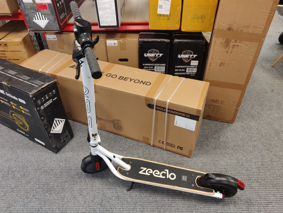 Kasutatud elektritõukeratas Zeeclo Comet valge elektritõukerattad soodsad elektrilised tõukerattad 4