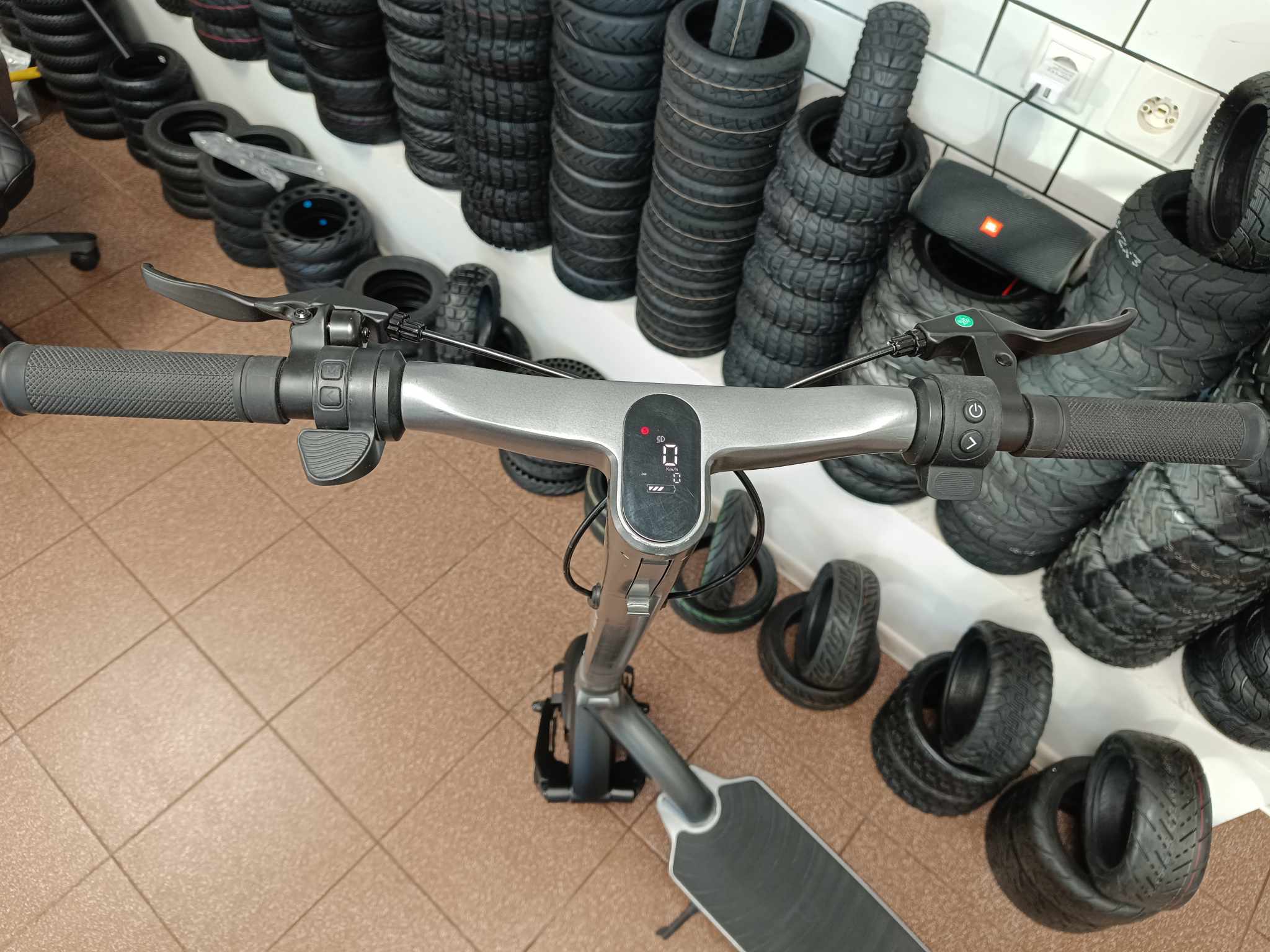 kasutatud elektritõukeratas apollo city pro 2022 6