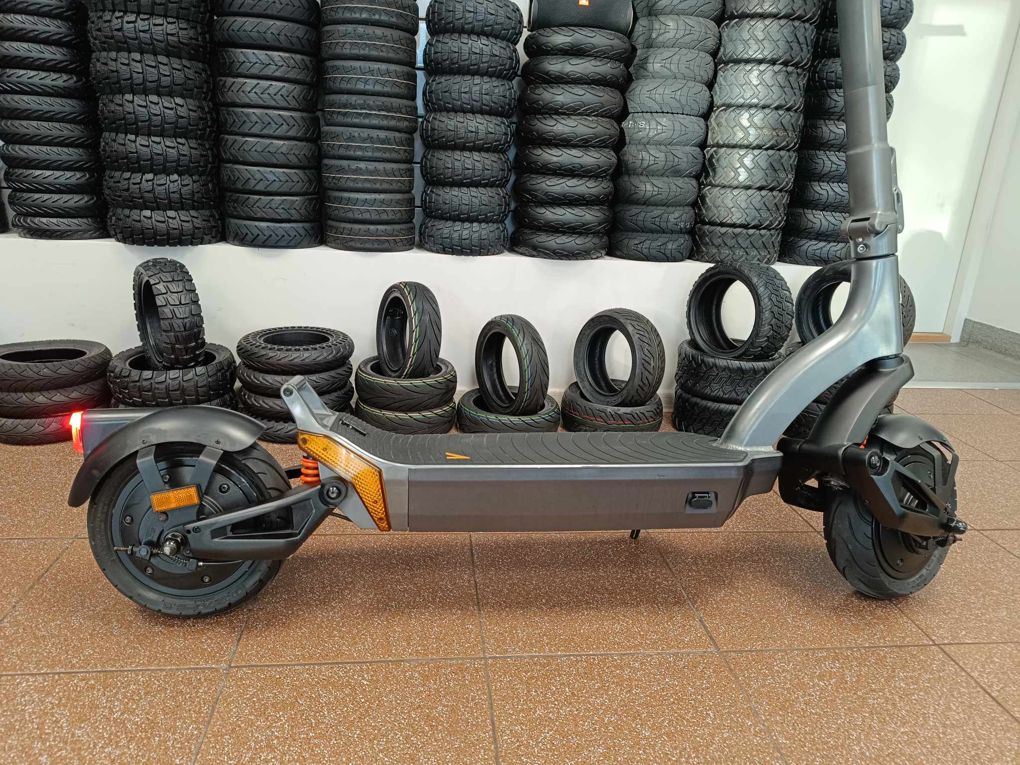 kasutatud elektritõukeratas apollo city pro 2022 3