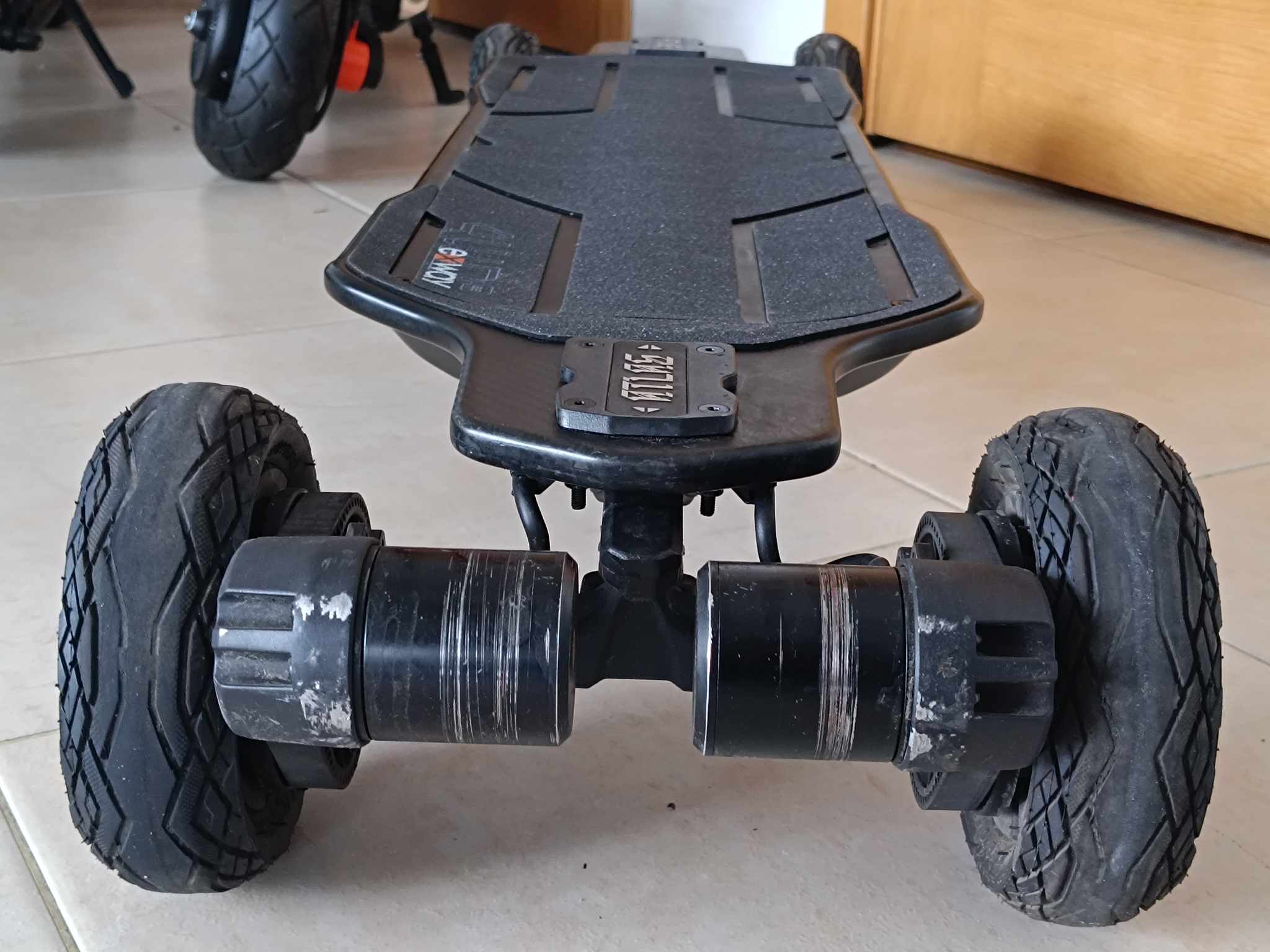 Exway Atlas carbon-2wd elektrirula elektriline rula puldiga rihmadega offroad kiire longboard 1