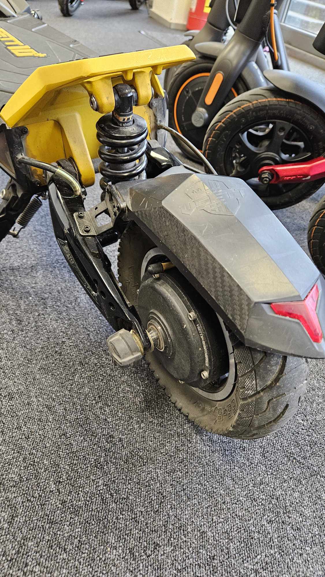 kasutatud elektritõukeratas vsett 10+ 28ah 60v aku suur 4