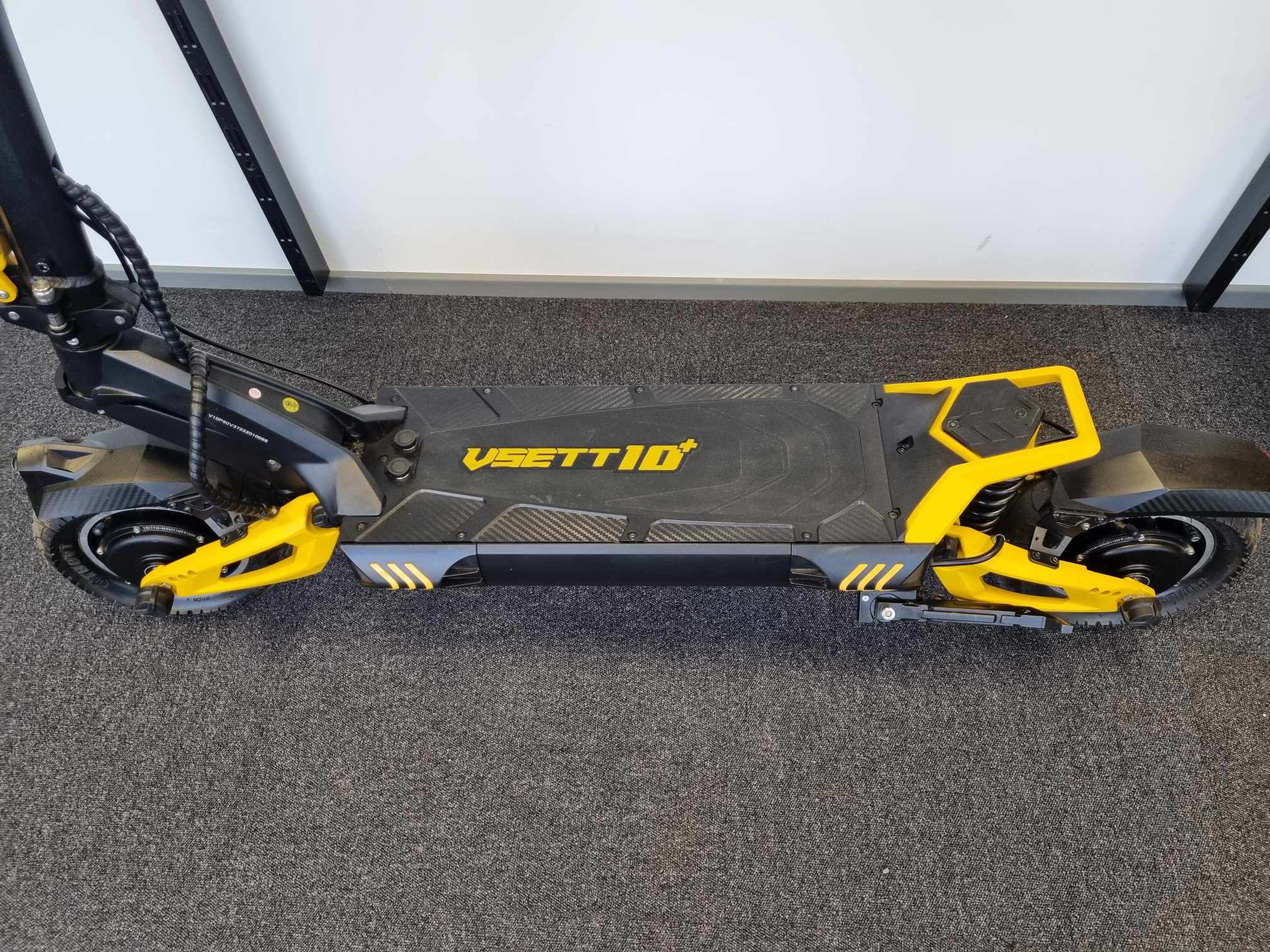 kasutatud elektritõukeratas vsett 10+ 25,6ah highway rehvidega 7