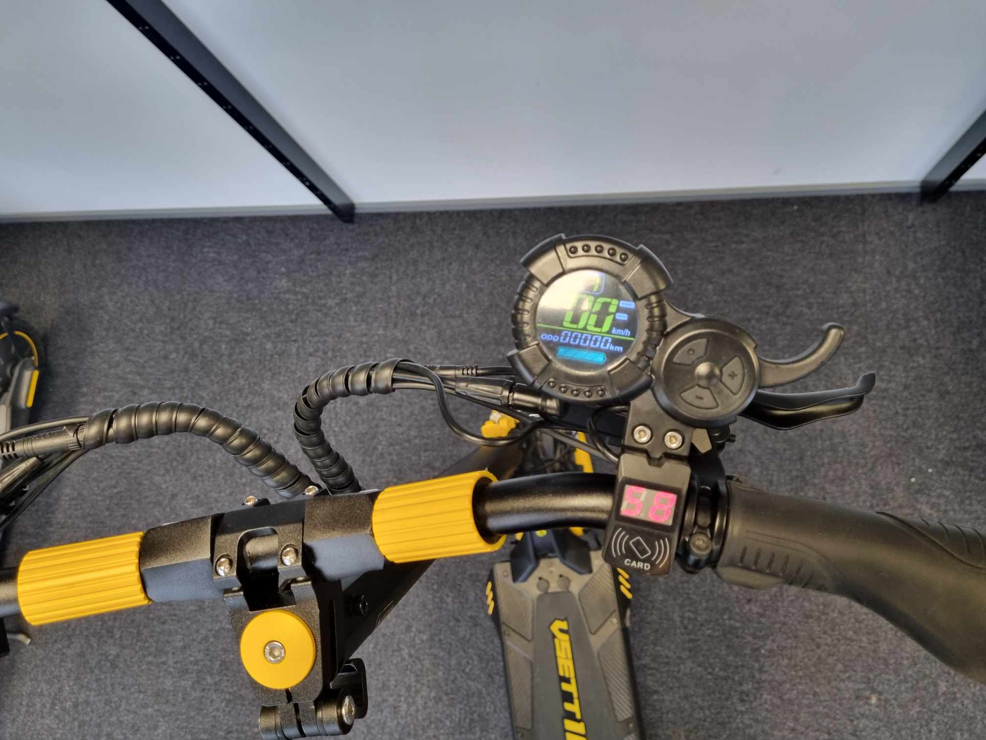 kasutatud elektritõukeratas vsett 10+ 25,6ah highway rehvidega 6