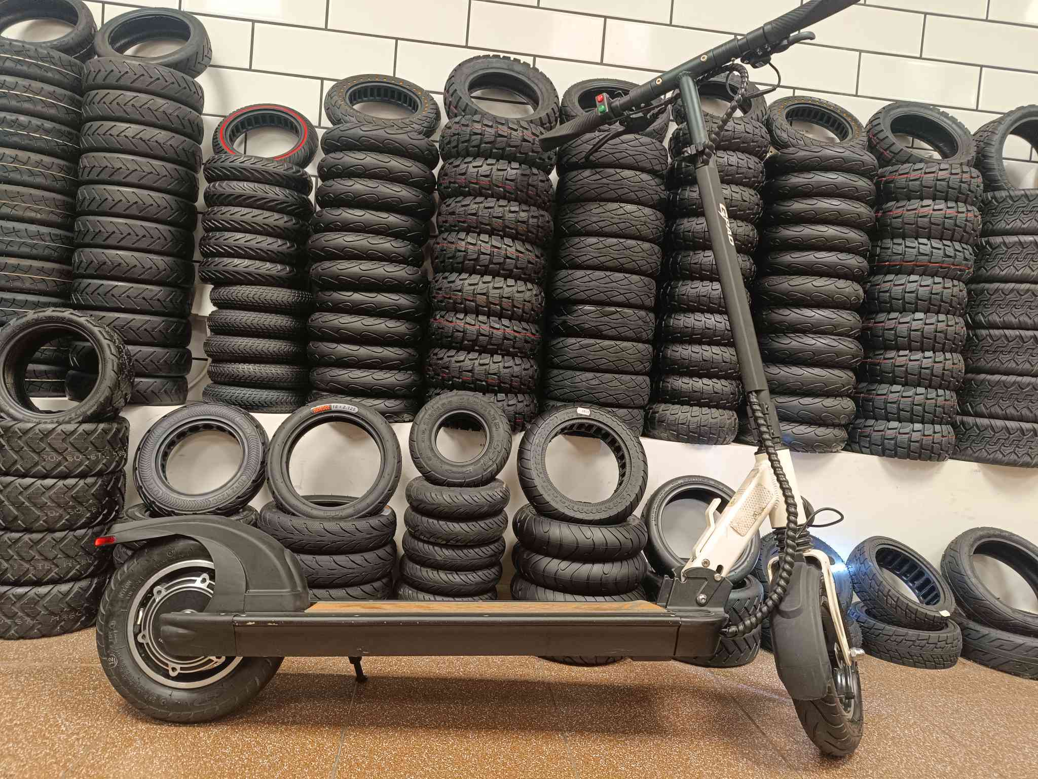 kasutatud Gpad Joyride must elektritõukeratas heas seisukorras elektritõuks 5